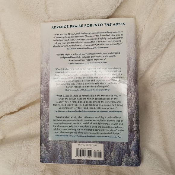 🔥3/$15🔥Into  the Abyss by Carol Shaben Hardcover. - Picture 2 of 5